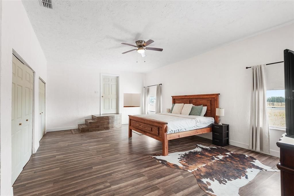 For Sale: $350,000 (3 beds, 2 baths, 2534 Square Feet)