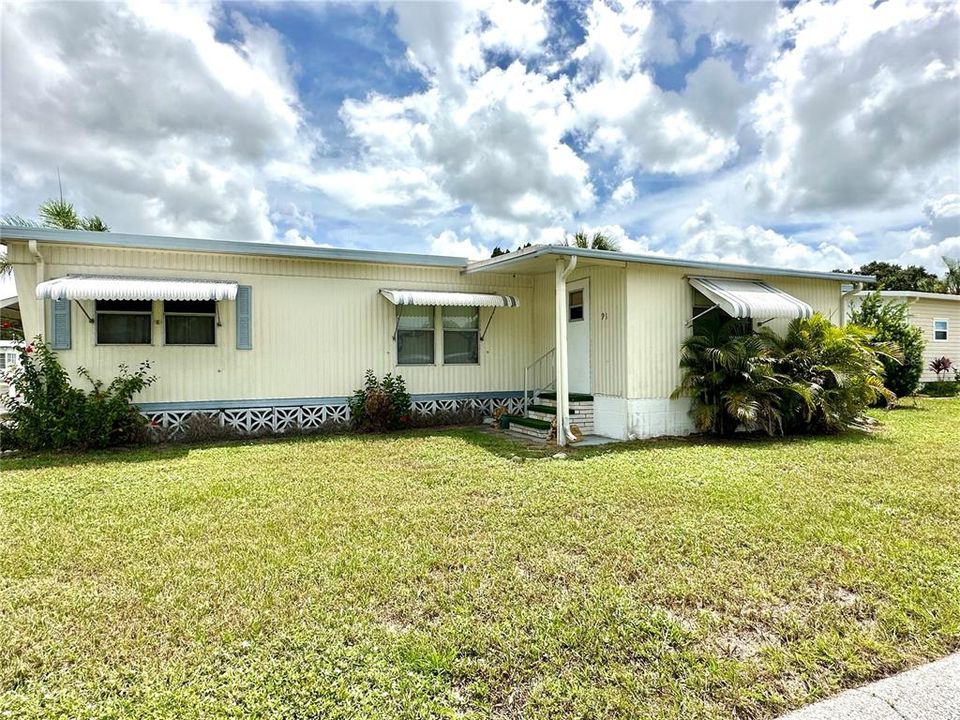 Active With Contract: $79,500 (3 beds, 2 baths, 983 Square Feet)