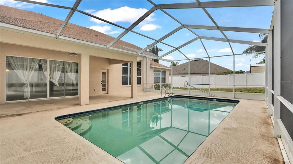 Active With Contract: $2,850 (4 beds, 2 baths, 3050 Square Feet)