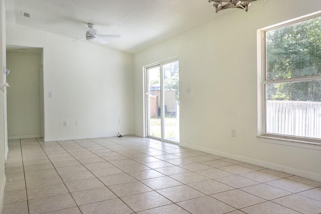 For Rent: $1,825 (3 beds, 2 baths, 1038 Square Feet)