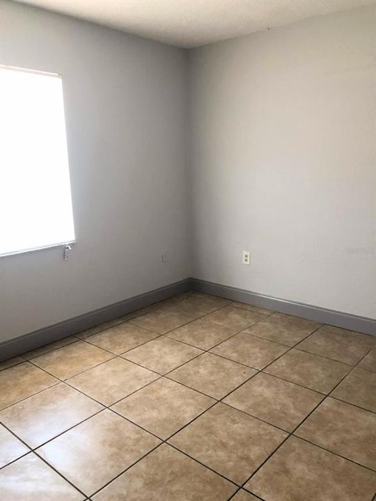 For Rent: $1,350 (3 beds, 2 baths, 1200 Square Feet)