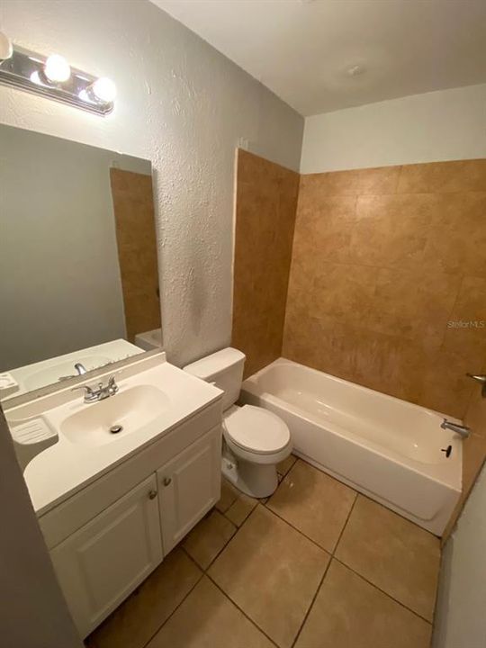 For Rent: $1,350 (3 beds, 2 baths, 1200 Square Feet)