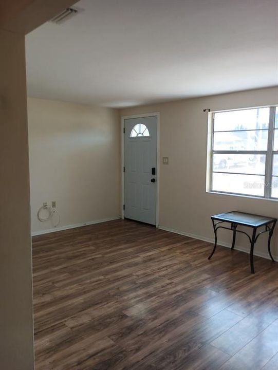 For Rent: $1,600 (3 beds, 1 baths, 1152 Square Feet)