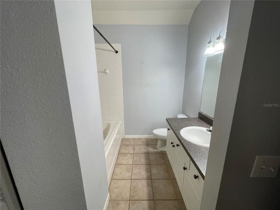 For Rent: $2,200 (3 beds, 2 baths, 1405 Square Feet)