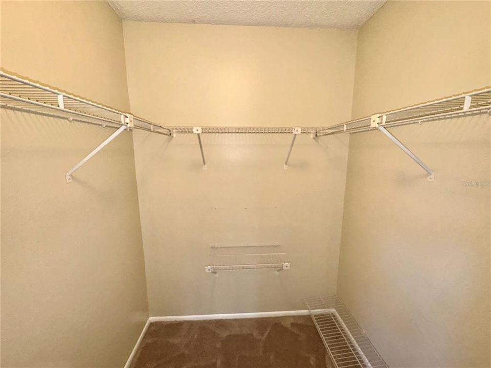 For Rent: $1,750 (2 beds, 2 baths, 956 Square Feet)