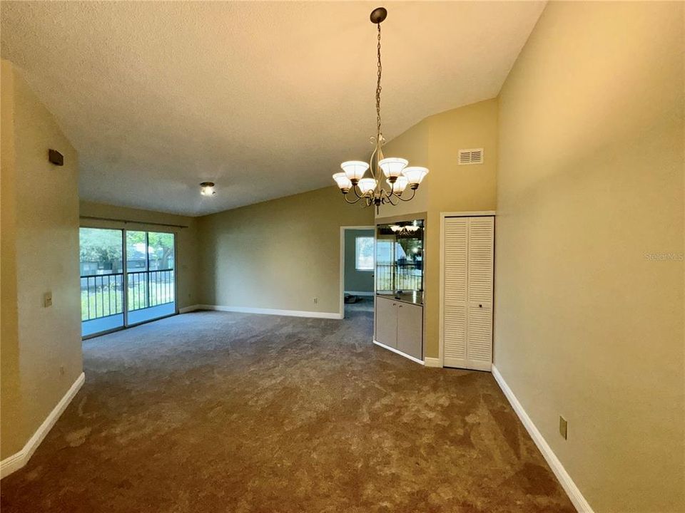 For Rent: $1,750 (2 beds, 2 baths, 956 Square Feet)