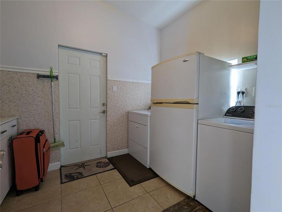 For Rent: $2,150 (3 beds, 2 baths, 1468 Square Feet)