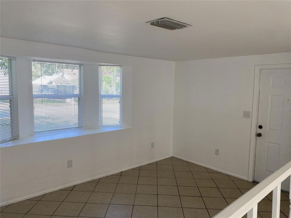 For Rent: $2,275 (3 beds, 2 baths, 1770 Square Feet)