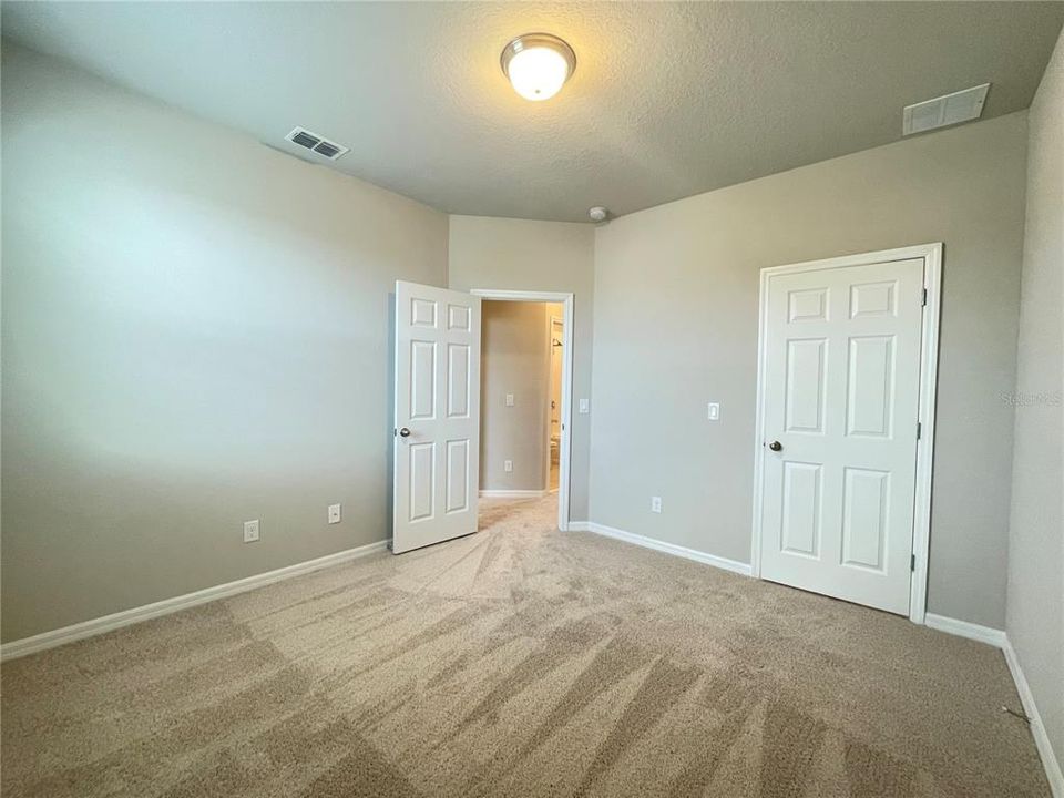 For Rent: $2,495 (3 beds, 2 baths, 1621 Square Feet)