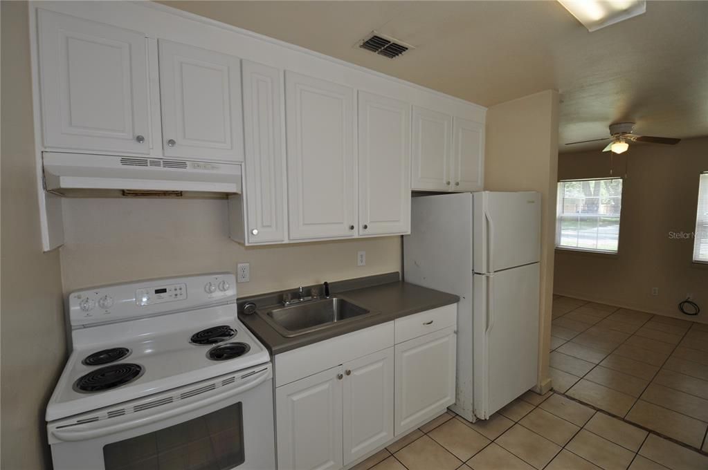 For Rent: $1,395 (2 beds, 1 baths, 598 Square Feet)