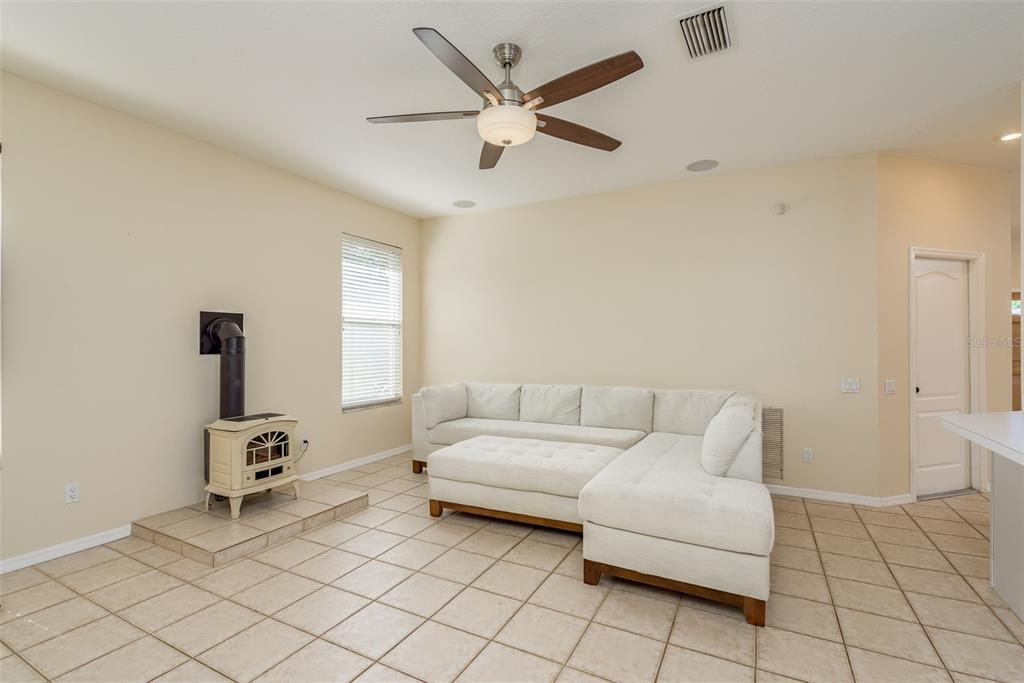 Active With Contract: $615,000 (4 beds, 2 baths, 2020 Square Feet)