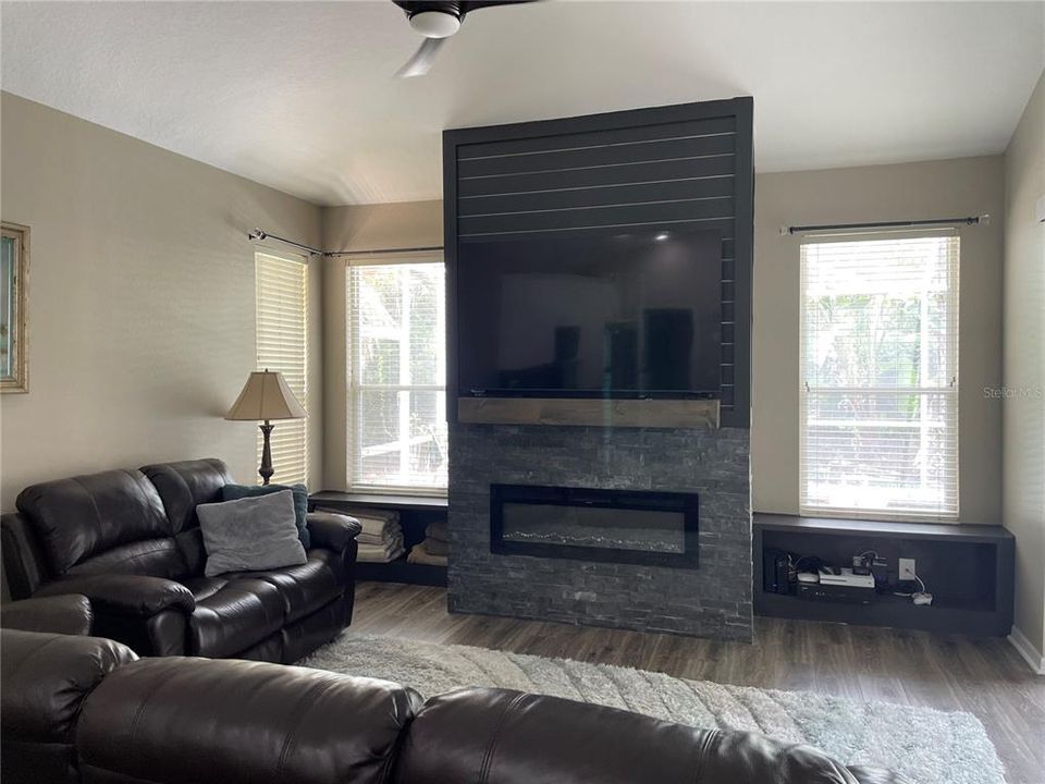 Active With Contract: $3,800 (4 beds, 2 baths, 2254 Square Feet)