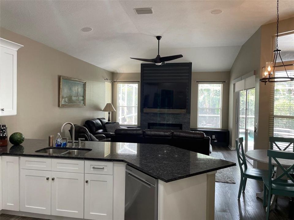 Active With Contract: $3,800 (4 beds, 2 baths, 2254 Square Feet)