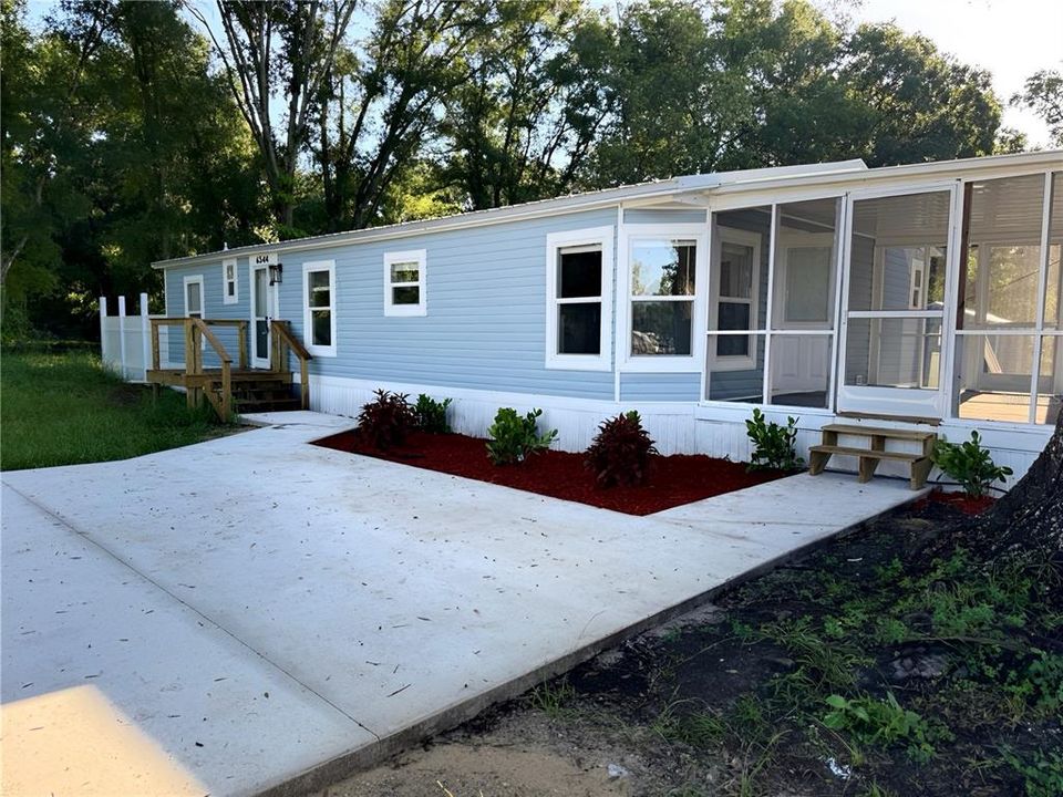 Active With Contract: $290,250 (3 beds, 2 baths, 1196 Square Feet)