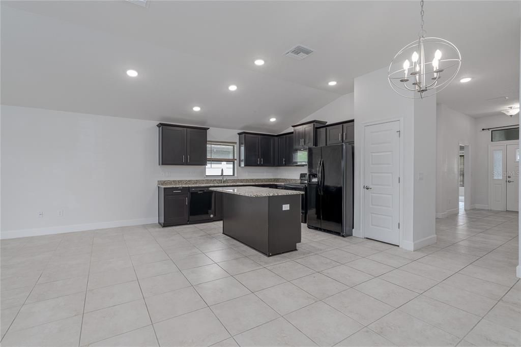 For Sale: $395,000 (3 beds, 2 baths, 1718 Square Feet)