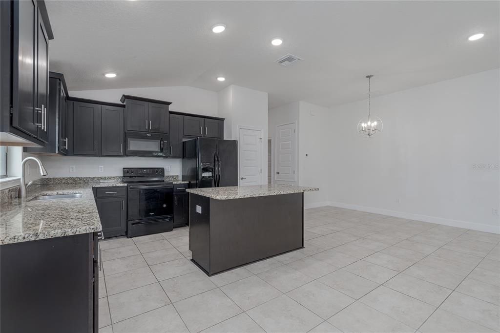 For Sale: $395,000 (3 beds, 2 baths, 1718 Square Feet)