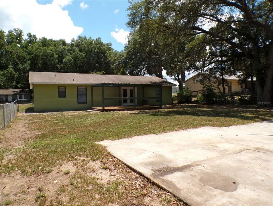 Active With Contract: $239,500 (3 beds, 2 baths, 1352 Square Feet)