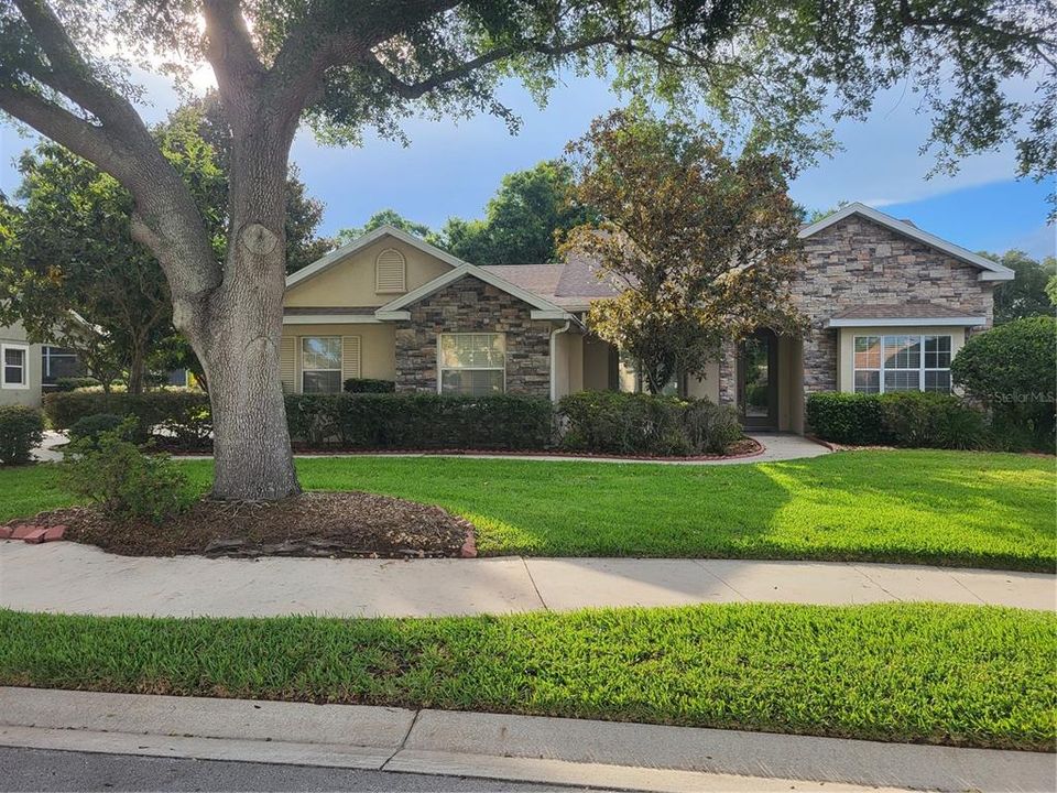 For Sale: $549,000 (3 beds, 3 baths, 2271 Square Feet)