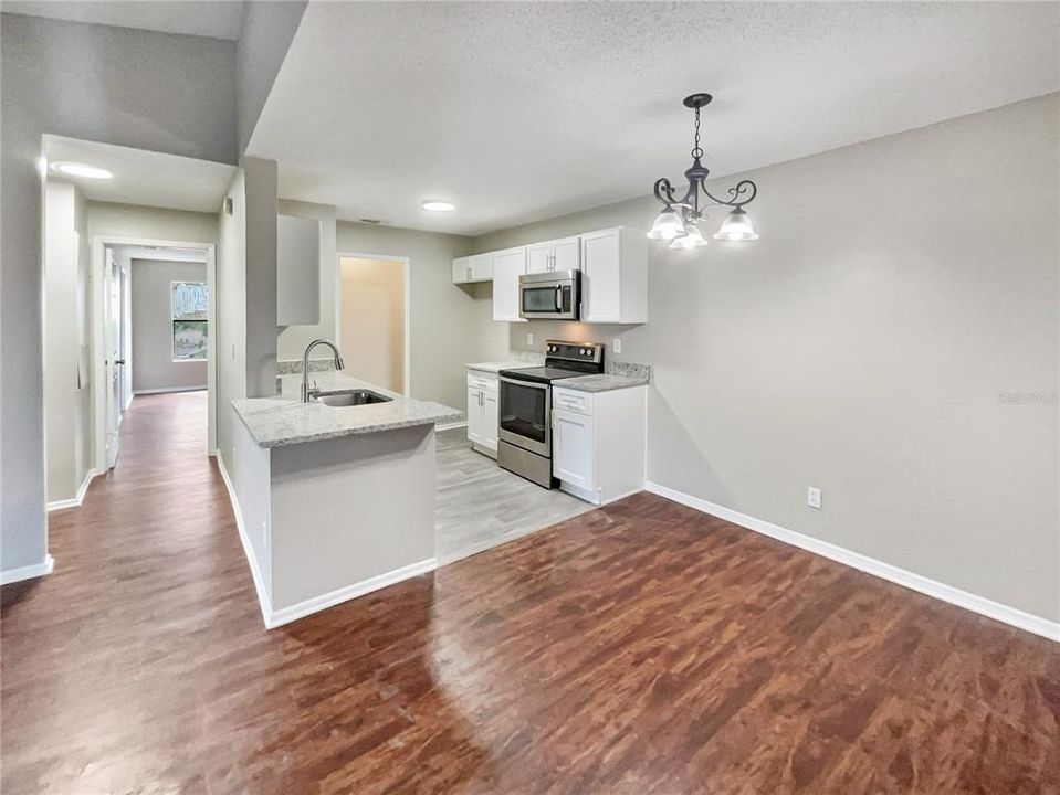 For Sale: $190,000 (2 beds, 2 baths, 1042 Square Feet)
