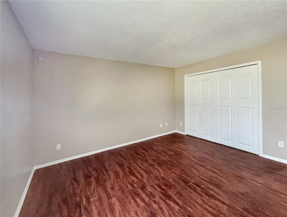 For Sale: $190,000 (2 beds, 2 baths, 1042 Square Feet)