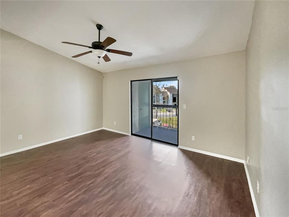 For Sale: $190,000 (2 beds, 2 baths, 1042 Square Feet)