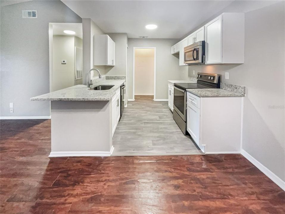 For Sale: $190,000 (2 beds, 2 baths, 1042 Square Feet)