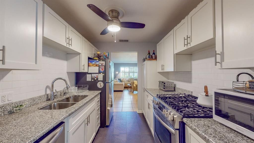 Active With Contract: $135,000 (2 beds, 1 baths, 1010 Square Feet)