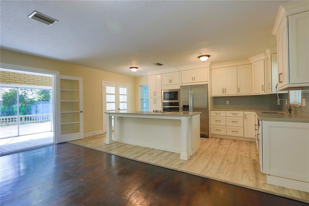 For Rent: $2,925 (3 beds, 2 baths, 1806 Square Feet)