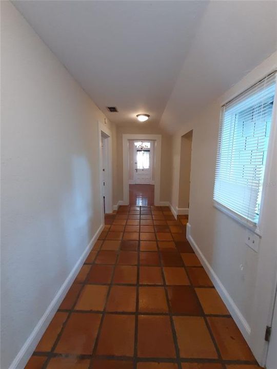 For Rent: $1,900 (2 beds, 1 baths, 1384 Square Feet)