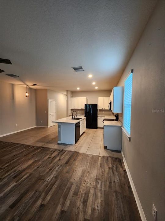 For Rent: $2,100 (3 beds, 2 baths, 1785 Square Feet)