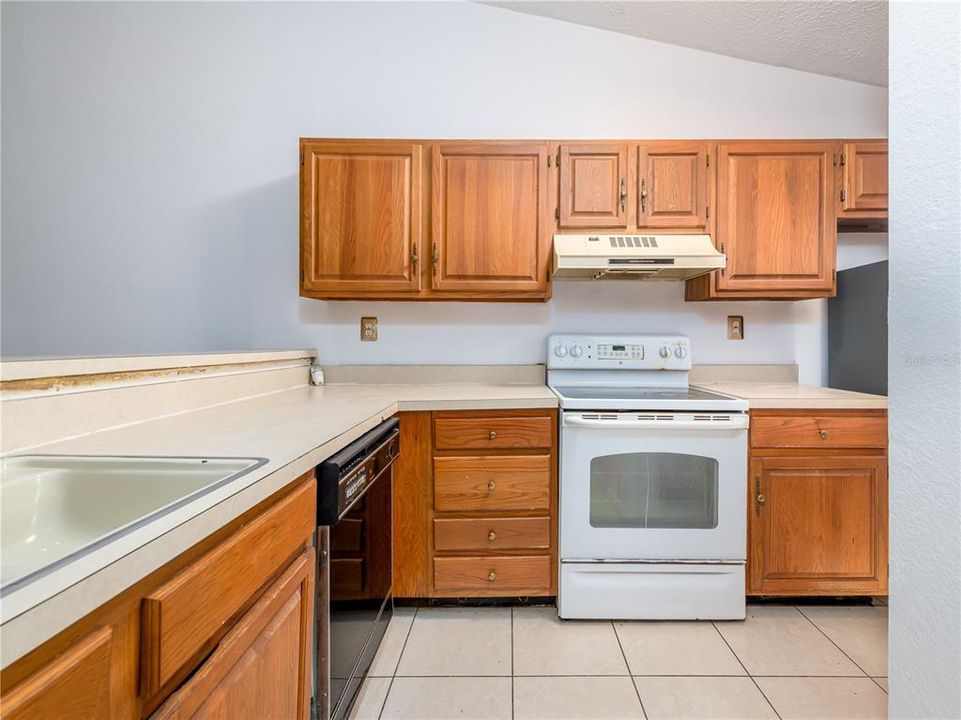 For Sale: $245,000 (2 beds, 2 baths, 1161 Square Feet)