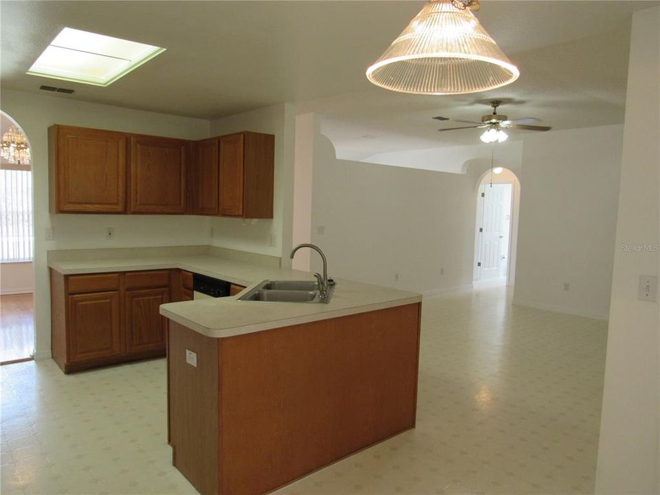 For Sale: $329,000 (3 beds, 2 baths, 1582 Square Feet)