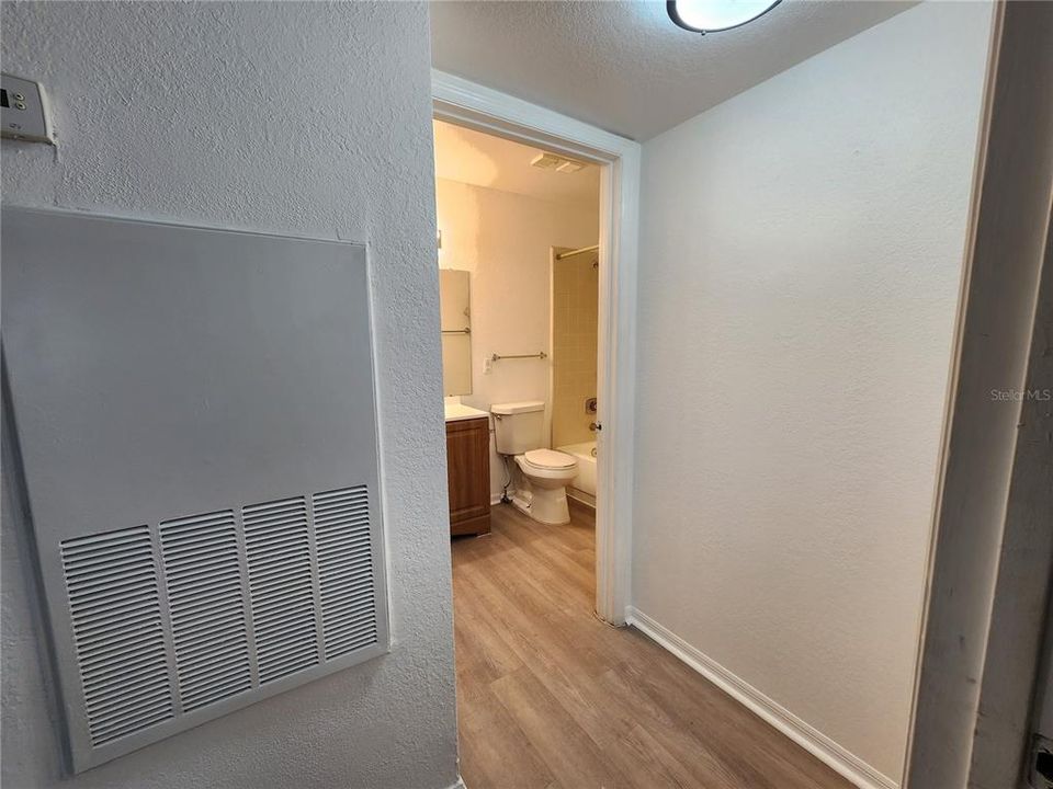 For Sale: $162,900 (1 beds, 1 baths, 627 Square Feet)