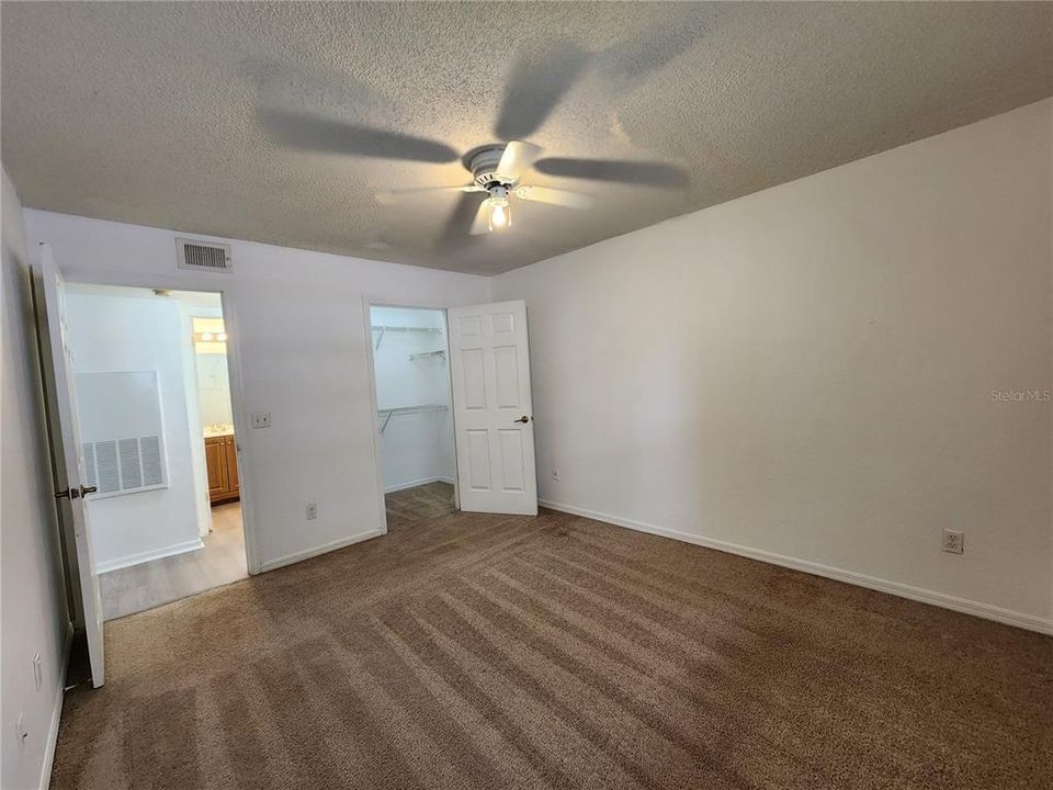 For Sale: $162,900 (1 beds, 1 baths, 627 Square Feet)