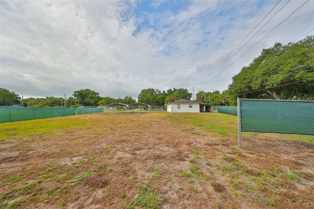 Active With Contract: $255,000 (3 beds, 2 baths, 1000 Square Feet)