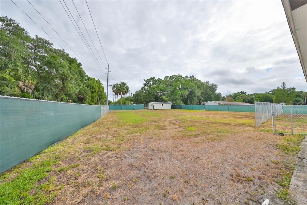 Active With Contract: $255,000 (3 beds, 2 baths, 1000 Square Feet)