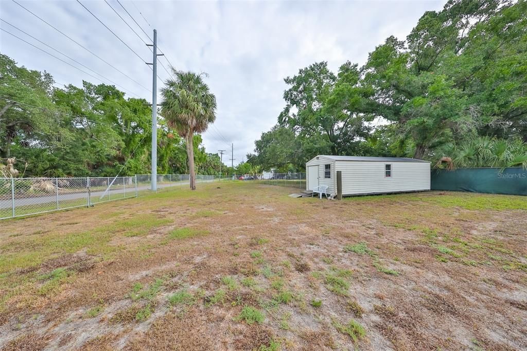 Active With Contract: $255,000 (3 beds, 2 baths, 1000 Square Feet)