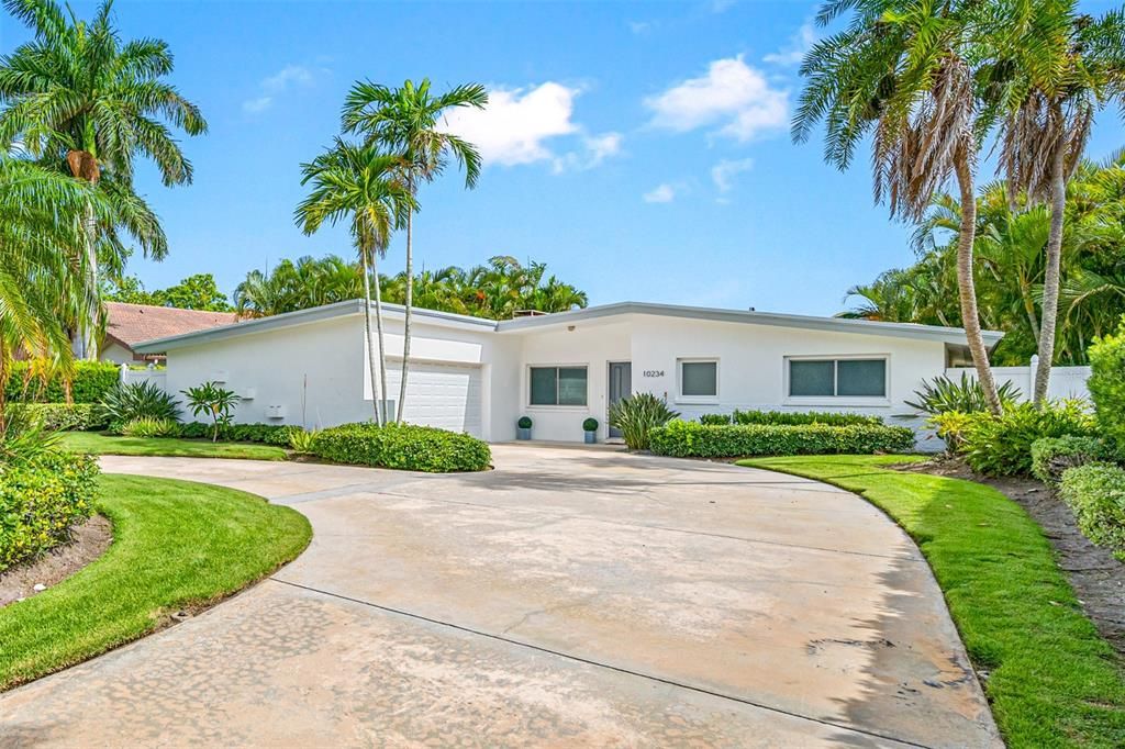 For Sale: $1,425,000 (3 beds, 2 baths, 1679 Square Feet)