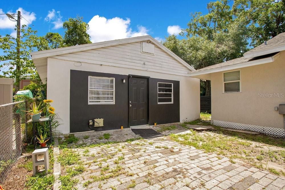 Active With Contract: $408,000 (4 beds, 2 baths, 1954 Square Feet)