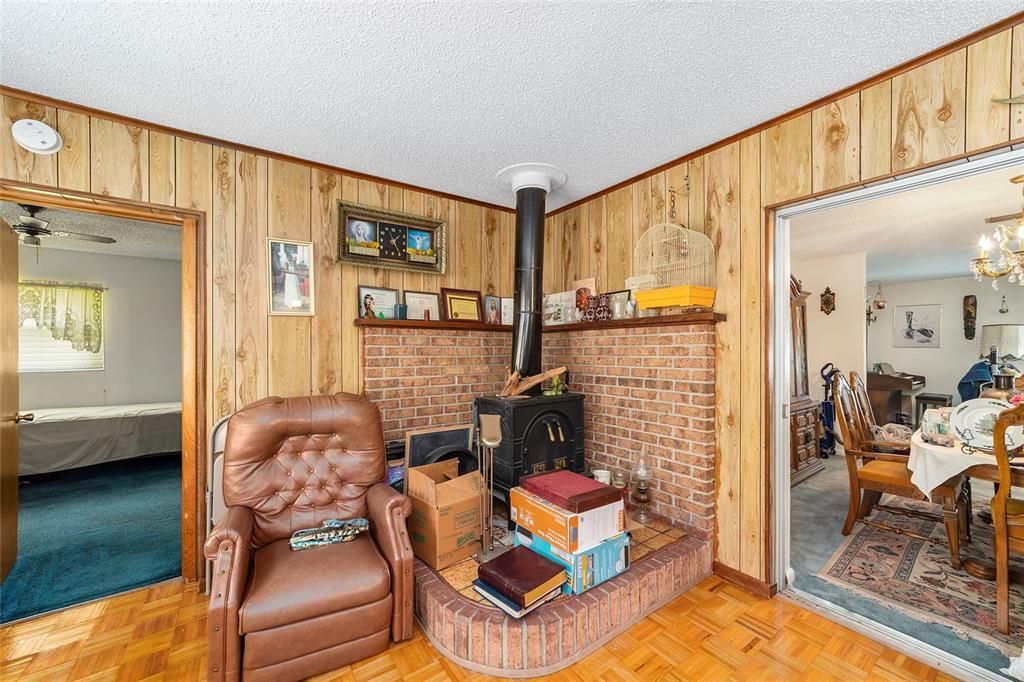 For Sale: $360,000 (4 beds, 3 baths, 1743 Square Feet)