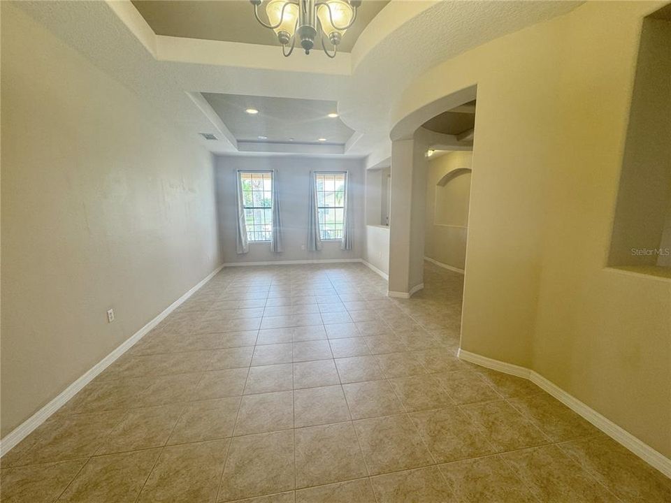 For Rent: $2,600 (4 beds, 3 baths, 2613 Square Feet)