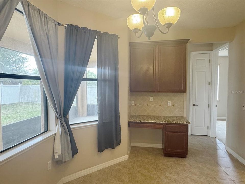For Rent: $2,600 (4 beds, 3 baths, 2613 Square Feet)