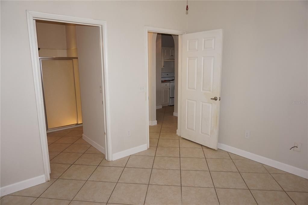 For Sale: $199,000 (1 beds, 1 baths, 535 Square Feet)