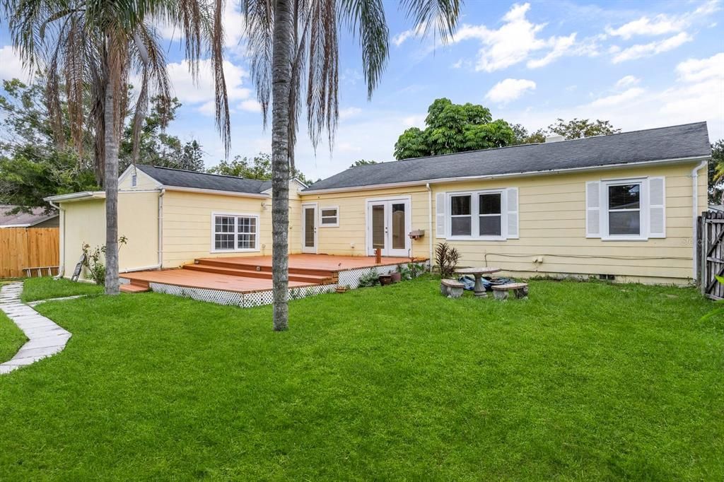 Bonus room with covered deck and facilities