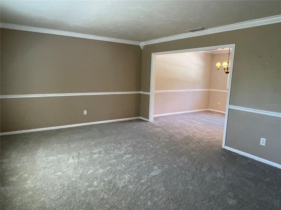 For Rent: $3,200 (4 beds, 2 baths, 2392 Square Feet)