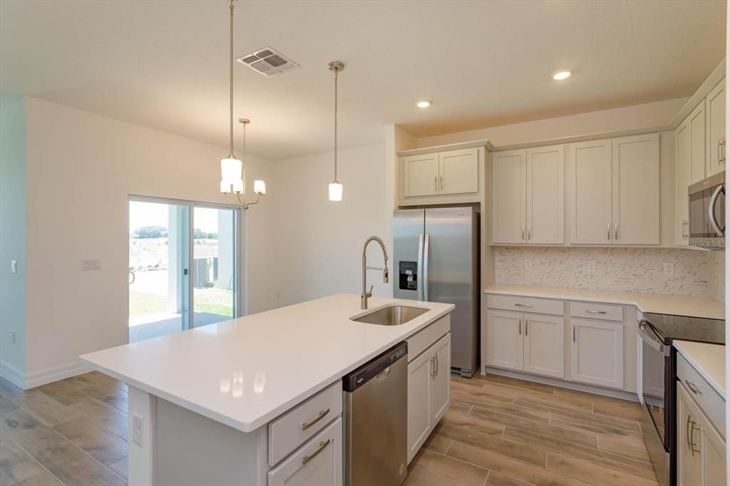 For Sale: $460,205 (4 beds, 2 baths, 1598 Square Feet)