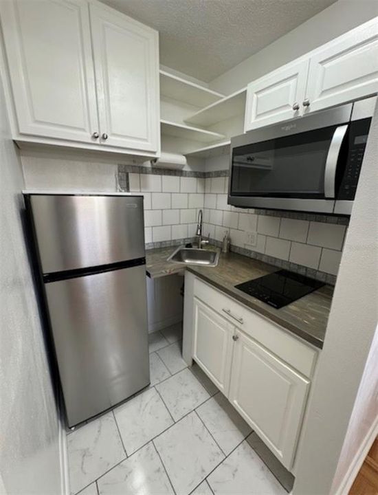 For Rent: $1,300 (1 beds, 1 baths, 500 Square Feet)