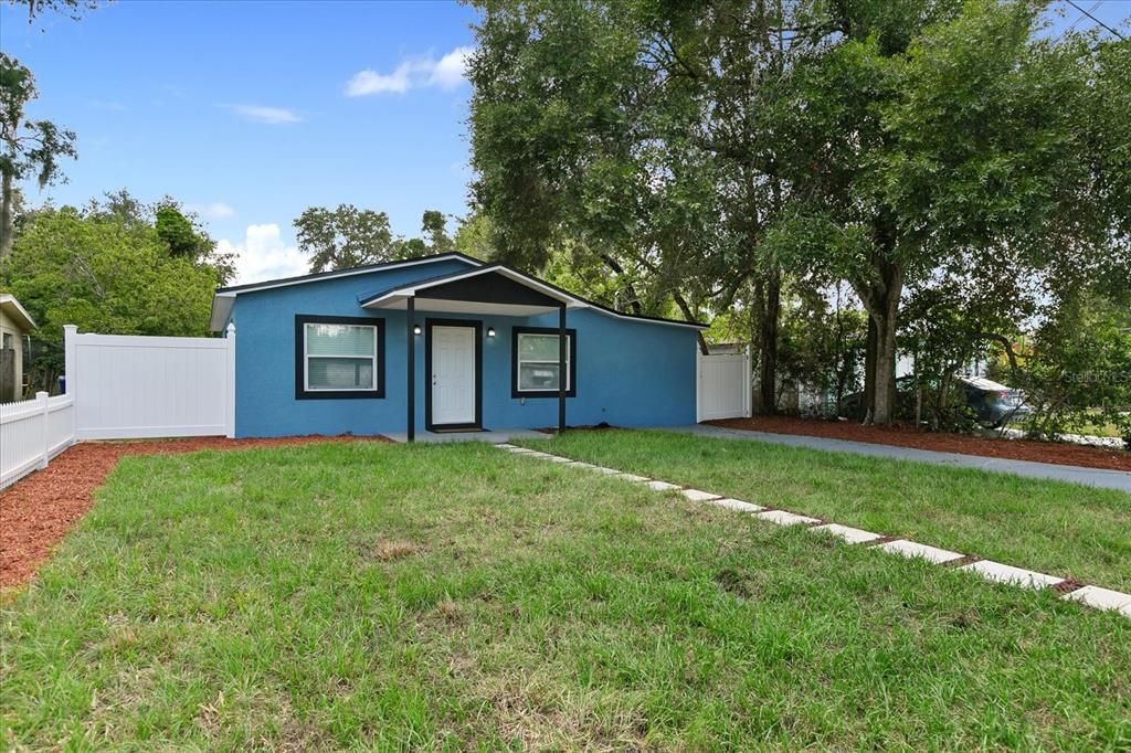 For Sale: $329,900 (3 beds, 2 baths, 1120 Square Feet)