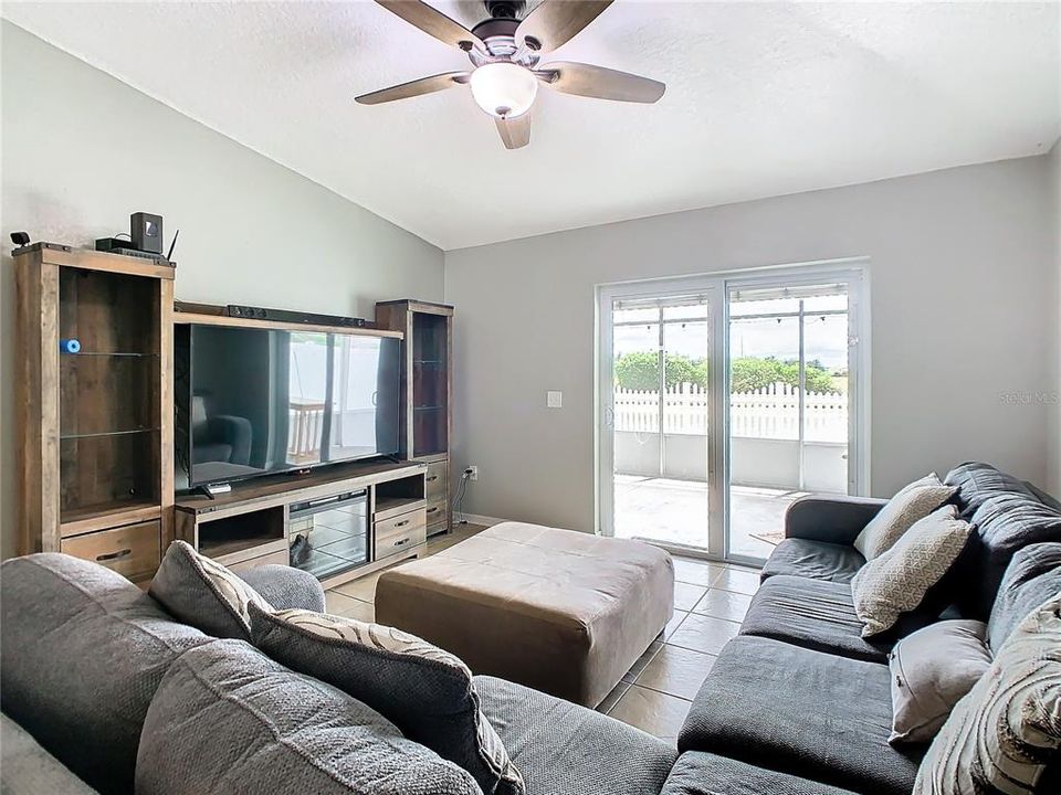 For Sale: $409,900 (3 beds, 2 baths, 1616 Square Feet)