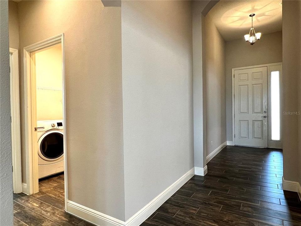 For Rent: $3,100 (3 beds, 2 baths, 2102 Square Feet)